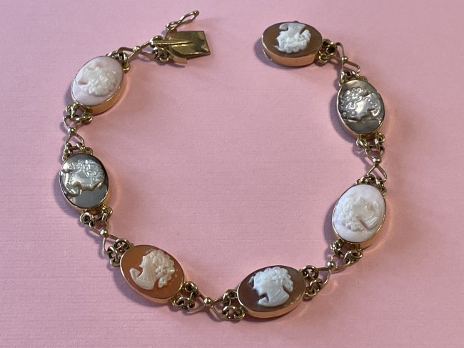 Vintage 14k Shell Cameo Bezel Set 8" Tennis Bracelet in VG Preowned Condition (13.3 Grams TW) (1 of 7)
