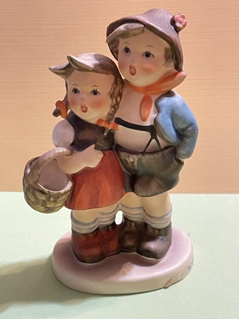 Goebel Hummel #94 3/0 "Surprise" Figurine in Good Preowned Condition..: Goebel Hummel #94 3/0 "Surprise" Figurine in Good Preowned Condition. $8 Domestic Shipping. $25 International Shipping.