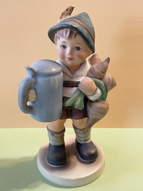 Goebel Hummel Figurine "For Father" #87 in Good Preowned Condition.. (1 of 7)