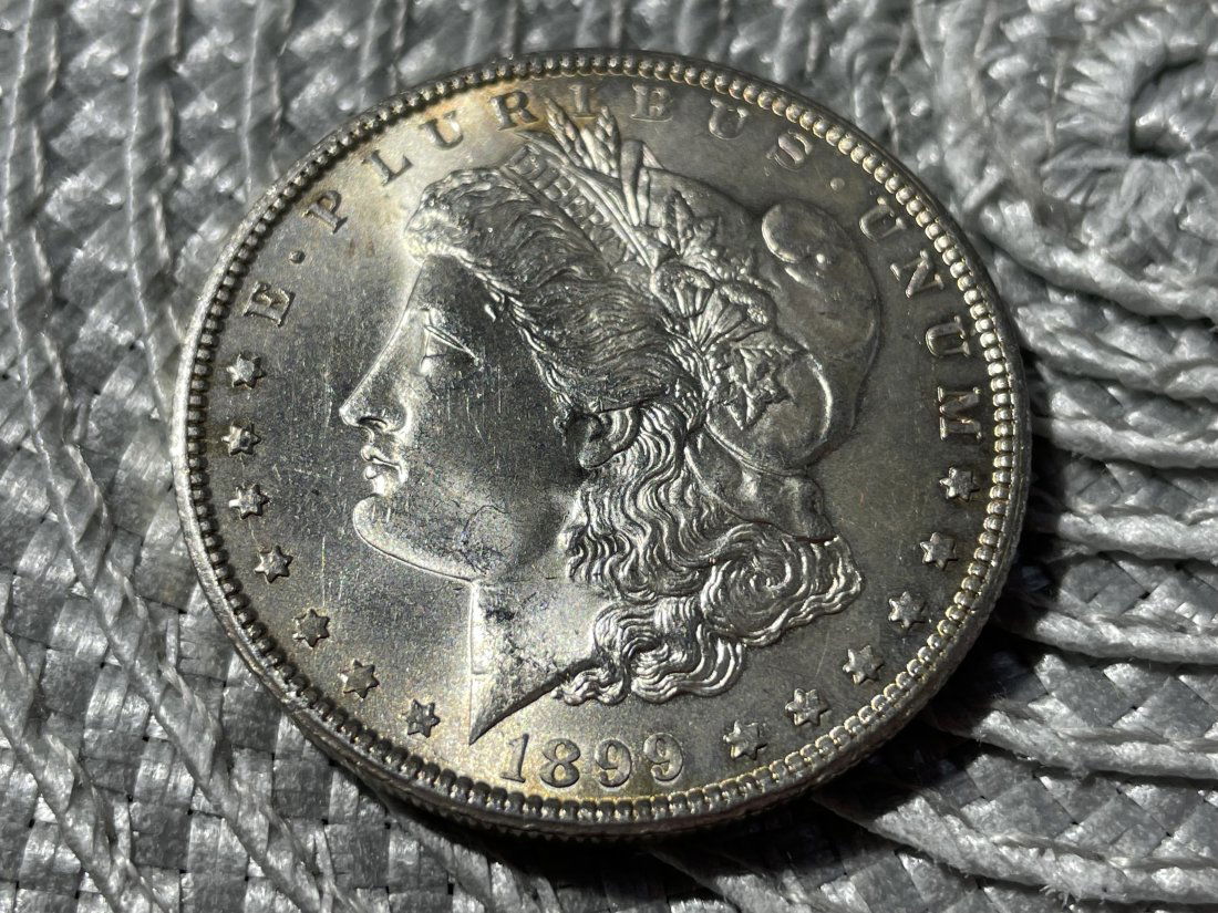 1899-O Uncirculated Condition Morgan Silver Dollar as Pictured. (1 of 2)