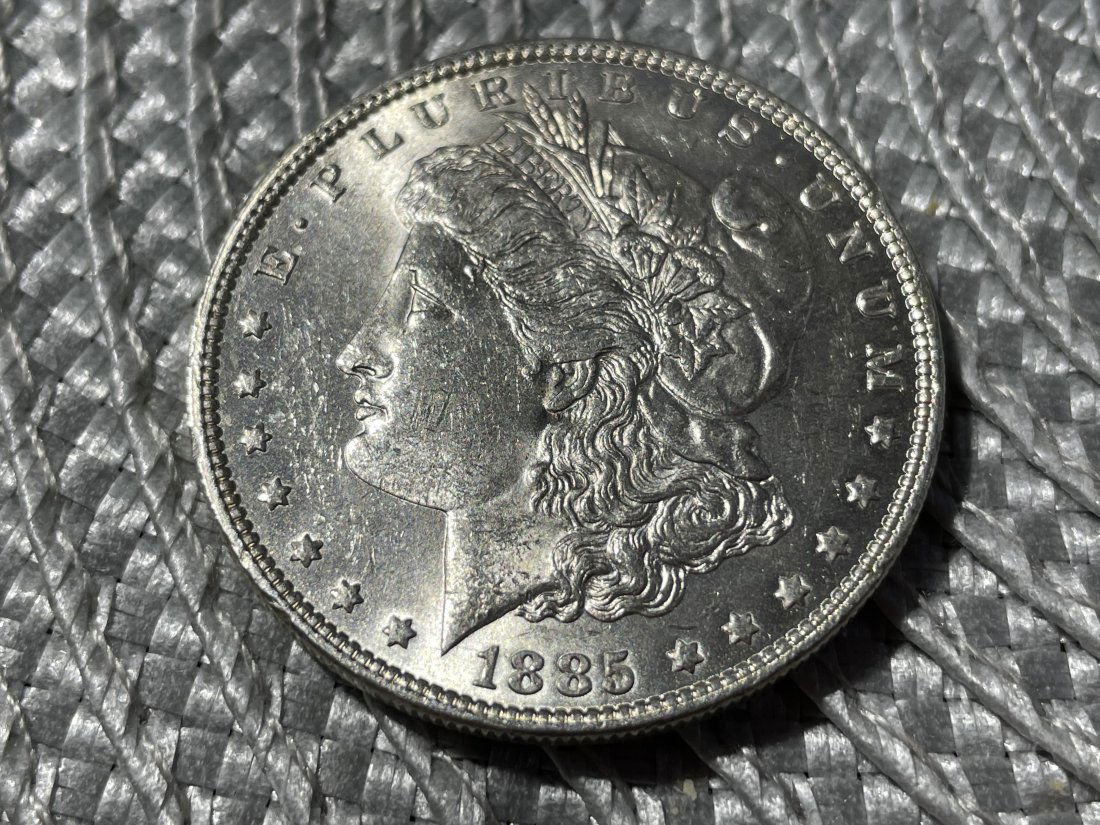 1885-P Uncirculated Condition Morgan Silver Dollar as Pictured. (1 of 2)
