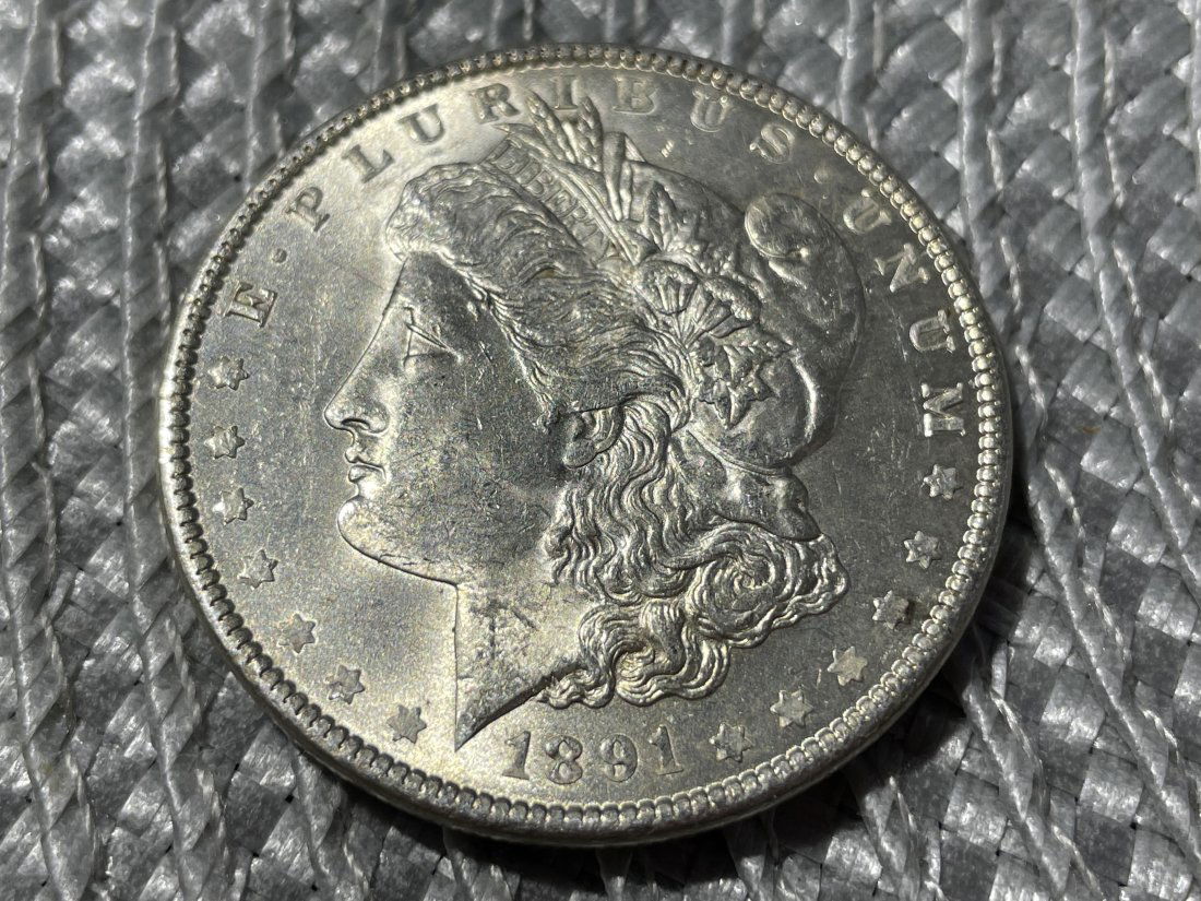 1891-P Uncirculated Condition Morgan Silver Dollar as Pictured. (1 of 2)