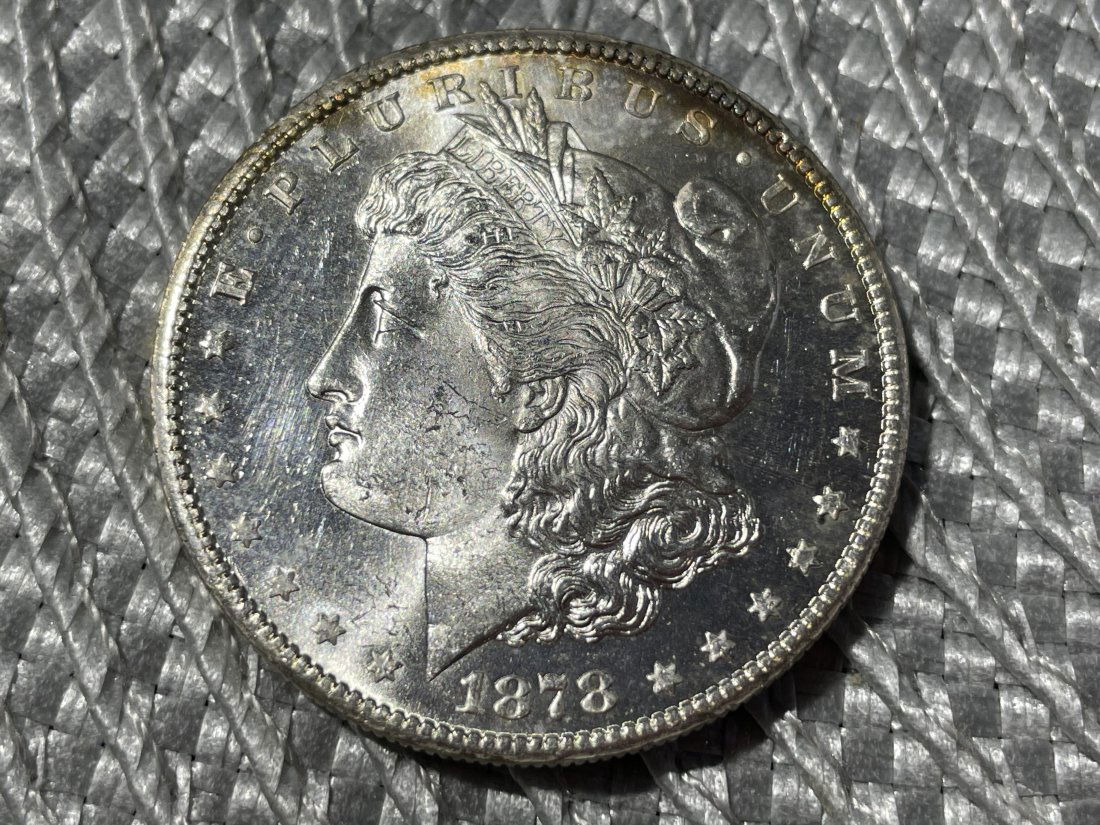 1878-S Uncirculated Condition Morgan Silver Dollar as Pictured. (1 of 2)