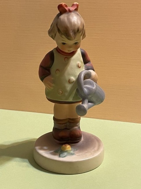 Hummel Goebel #74 *Little Gardener* in Good Preowned Condition.. (1 of 5)