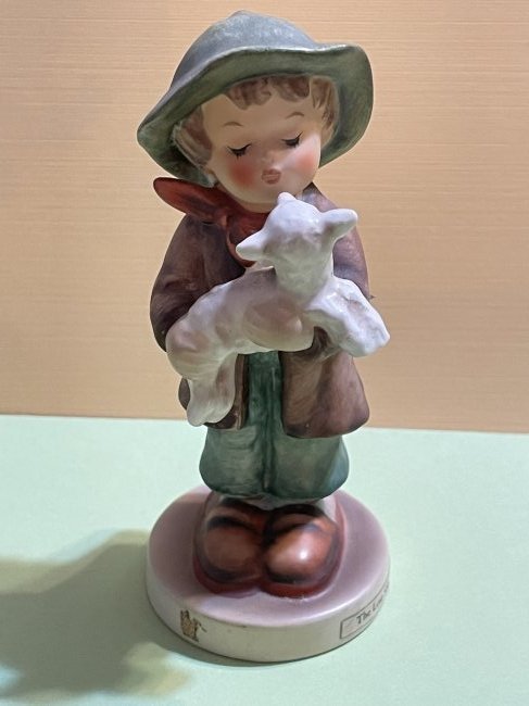Goebel Hummel Figurines #68 2/0: The Lost Sheep in Good Preowned Condition.. (1 of 5)