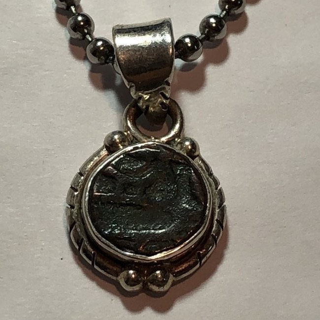 MEDIEVAL ISLAMIC OR INDIAN BRONZE COIN IN A STERLING SILVER BEZEL ON A 22IN STAINLESS CHAIN (1 of 4)