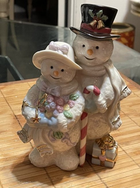 Lenox Classics Porcelain Mr & Mrs Snowman Christmas Figurine 6.75" Tall in VG...: Lenox Classics Porcelain Mr & Mrs Snowman Christmas Figurine 6.75" Tall in VG Preowned Condition. $15 Domestic Shipping.