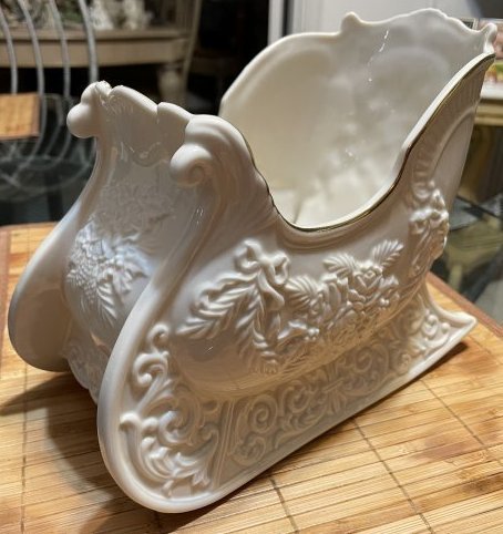 Lenox Winter Bouquet Sleigh Centerpiece 8-3/4" Long in Good Preowned Condition: Lenox Winter Bouquet Sleigh Centerpiece 8-3/4" Long in Good Preowned Condition as pictured. $18 Domestic Shipping.