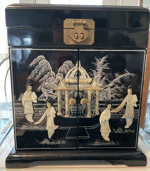 Vtg Chinese Lacquered w/Abalone/Mother of Pearl Mirrored Jewelry Box 8" x 12" x 14.75" Tall (1 of 12)
