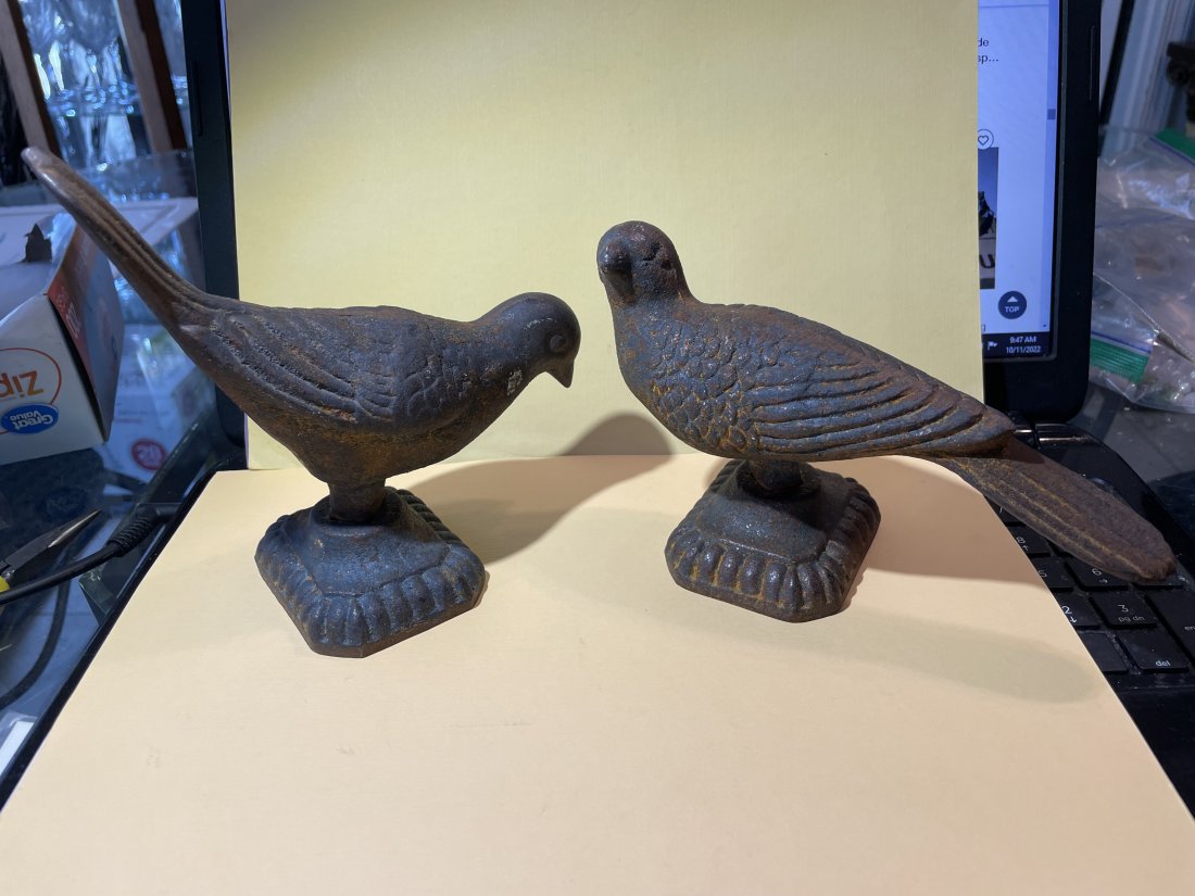 2-Scarce Antique Cast Iron Pigeon Birds 7.5" & 7" Wide about 4 Pounds Each Preowned (1 of 6)