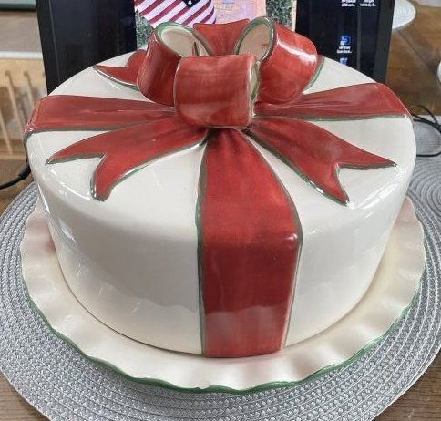 Majolica *CAKE PLATE* Alabaster for Portugal Ceramics 1996, Ribbons & Bows Covered Plate (1 of 5)