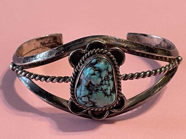 Three Hogans 3H Vintage Navajo Heavy Gauge Sterling Silver & Turquoise Cuff Bracelet (1 of 5)