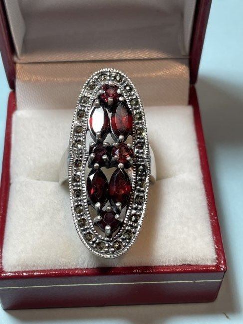 Vintage Preowned Sterling Silver Marcasite Garnet Ring in VG Condition Very Nicely Made: Vintage Preowned Sterling Silver Marcasite Garnet Ring in VG Condition Very Nicely Made. $5 Domestic Shipping.
