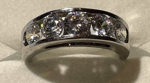 Vintage Sterling Silver Wedding Band CZ Ring Size-7 in Good Preowned Condition.: Vintage Sterling Silver Wedding Band CZ Ring Size-7 in Good Preowned Condition. $5 Domestic Shipping.