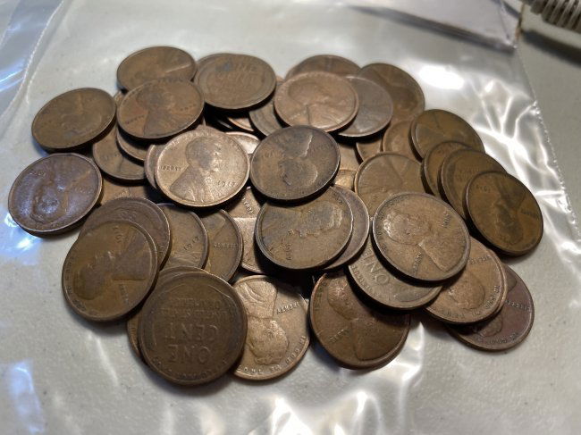Bag of 50 1917-P Lincoln Wheat Back Cents in Nice Circulated Conditions. (1 of 3)
