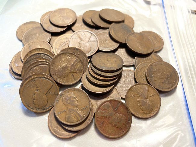 Bag of 50 1916-P Lincoln Wheat Back Cents in Nice Circulated Conditions. (1 of 3)
