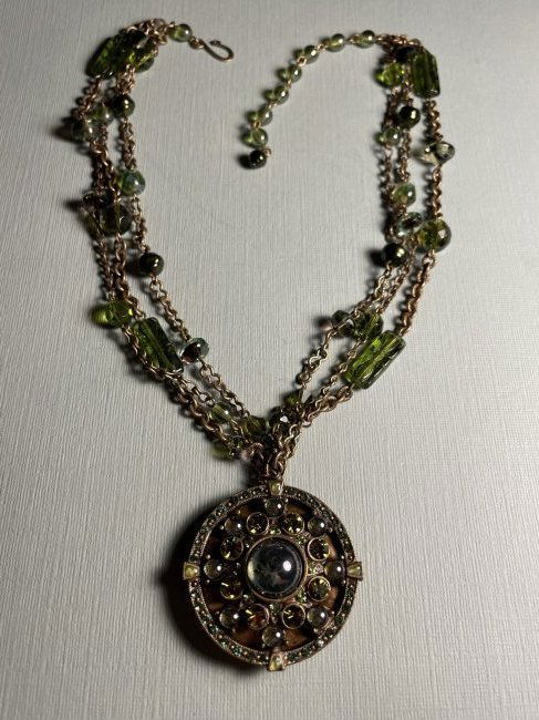 Vtg Sweet Romance Green Stone Locket Pendant w/Necklace Adjustable Sizes Preowned. (1 of 6)