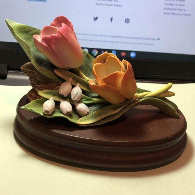 Vtg Andrea by Sadek Ceramic Flower Musical Wooden Base by Reuge (Swiss Movement) (1 of 4)