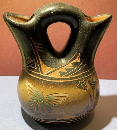 Vtg Navajo Butterfly "Little Dine 2007" Pottery Hand Painted & Etched Wedding Vase 5.5" Tall (1 of 4)