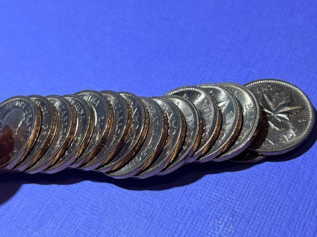 Canada 1963 Choice Uncirculated Red Queen Elizabeth II Canadian Cents Fresh Roll from an Estate (1 of 4)