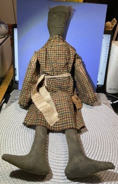 American Folk Art Rag Doll by Bella 20.5" Tall in Good Condition Preowned from an Estate as Pic'd (1 of 7)