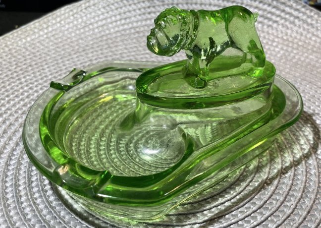 Vtg Green Uranium Depression Glass MACK TRUCK/BULLDOG Ashtray in VG Preowned Condition. (1 of 6)