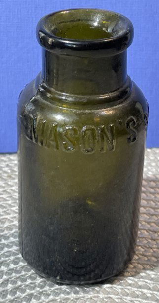 ANTIQUE DEEP OLIVE GREEN MINI 3 fluid ounce MASON's Bottle in Good Condition #271 (1 of 5)