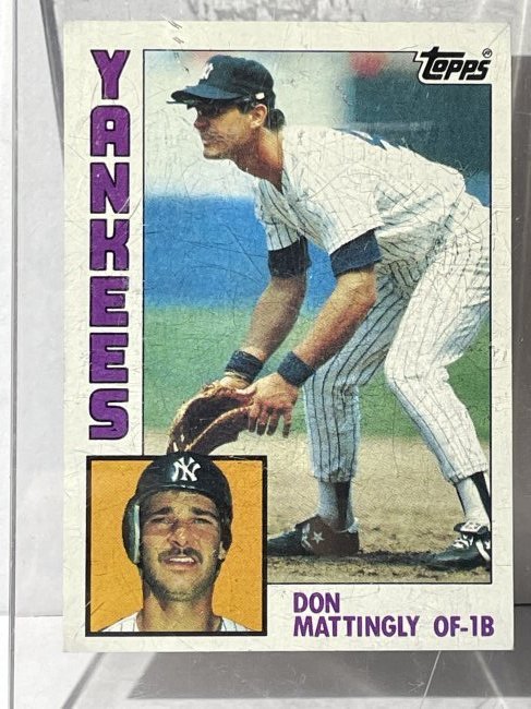 DON MATTINGLY #8 BASEBALL CARD NICE CORNERS. FREE DOMESTIC SHIPPING.: DON MATTINGLY #8 BASEBALL CARD NICE CORNERS. FREE DOMESTIC SHIPPING. CARDS ARE IN REAL NICE SHAPE BUT SOME OF THE LUCITE HOLDERS HAVE SCRATCHES AND STICKER RESIDUE.