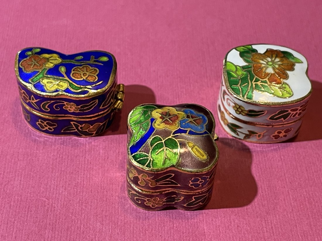 3-Vintage Chinese Cloisonne Enameled Pill Hinged Boxes in New Never Used Condition.: 3-Vintage Chinese Cloisonne Enameled Pill Hinged Boxes in New Never Used Condition. $5 Domestic Shipping. (On Multiple Lots Won, the Shipping Fees will be combined or Adjusted Accordingly)