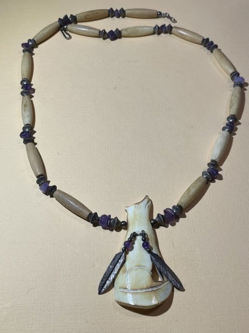 Vintage Native American "K. Horse" Designer Carved Wolf/Coyote Bone Pendant 22" Necklace: Vintage Native American "K.Horse" Designer Carved Wolf/Coyote Bone Pendant 22" Necklace in Good Preowned Condition. $5 Domestic Shipping. (On Multiple Jewelry Lots Won, the Postage Fee will be Combine