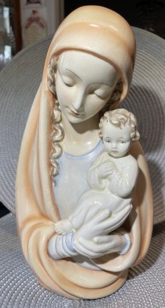 SCARCE Goebel Madonna & Child Figurine Bust 1955 HM-21 10" Tall in VG Preowned Condition.: SCARCE Goebel Madonna & Child Figurine Bust 1955 HM-21 10" Tall in VG Preowned Condition. $15 Domestic Shipping.