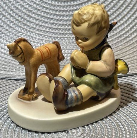 Hummel Goebel Playful Blessing 658 Tmk7 Exclusive 1997/98 Club Edition in VG Preowned Condition.: Hummel Goebel Playful Blessing 658 Tmk7 Exclusive 1997/98 Club Edition in VG Preowned Condition. $10 Domestic Shipping.