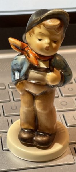 MJ Hummel Collector Club Figurine "Lucky Fellow" #560 in Good Preowned Condition.: MJ Hummel Collector Club Figurine "Lucky Fellow" #560 in Good Preowned Condition. $5 Domestic Shipping.