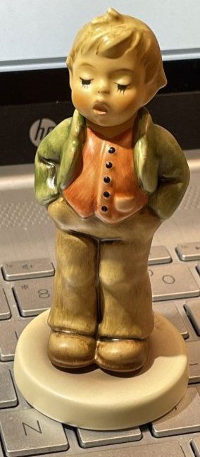 Hummel Goebel Figurine #848 "Steadfast Soprano" in Good Preowned Condition.: Hummel Goebel Figurine #848 "Steadfast Soprano" in Good Preowned Condition. $5 Domestic Shipping.