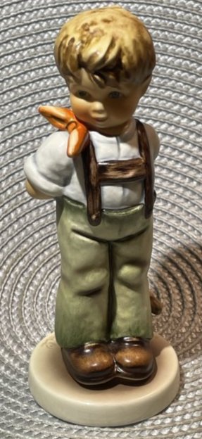 Hummel Figurine "I Didn't Do It" Exclusive Edition Figurine #626 in Good Preowned Condition.: Hummel Figurine "I Didn't Do It" Exclusive Edition Figurine #626 in Good Preowned Condition. $10 Domestic Shipping.