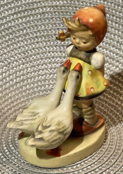 Hummel Goebel Figurine 47-3/0 "Goose Girl" in Good Preowned Condition. (1 of 4)