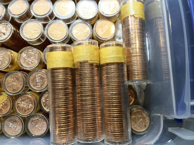 (10-Rolls)1963 Canada Choice Uncirculated Red Queen Elizabeth II Canadian Cents (50 Coins a Roll) (1 of 7)