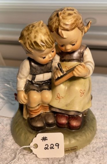 Vintage HUMMEL Figurine #346 TMK-4 SMART LITTLE SISTER 4.75" Tall in Good Preowned Condition: Vintage HUMMEL Figurine #346 TMK-4 SMART LITTLE SISTER 4.75" Tall in Good Preowned Condition as Pictured. $10 DOMESTIC INHOUSE SHIPPING.