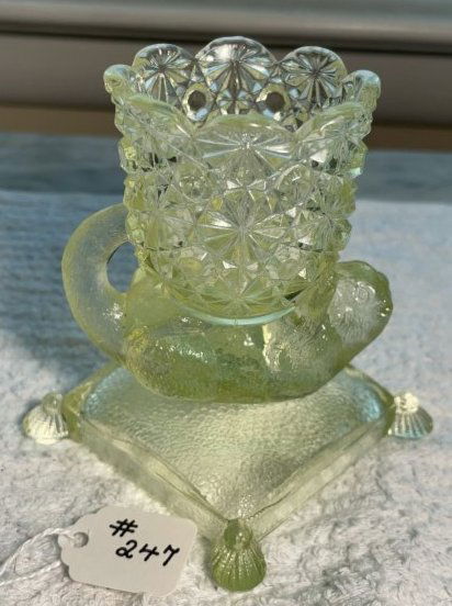 Vintage Depression Glass Figural Nautical Otter Toothpick Holder 3" x 3.25" Tall in Good Condition: Vintage Depression Glass Figural Nautical Otter Toothpick Holder 3" x 3.25" Tall in Good Preowned Condition. $7 DOMESTIC INHOUSE SHIPPING.