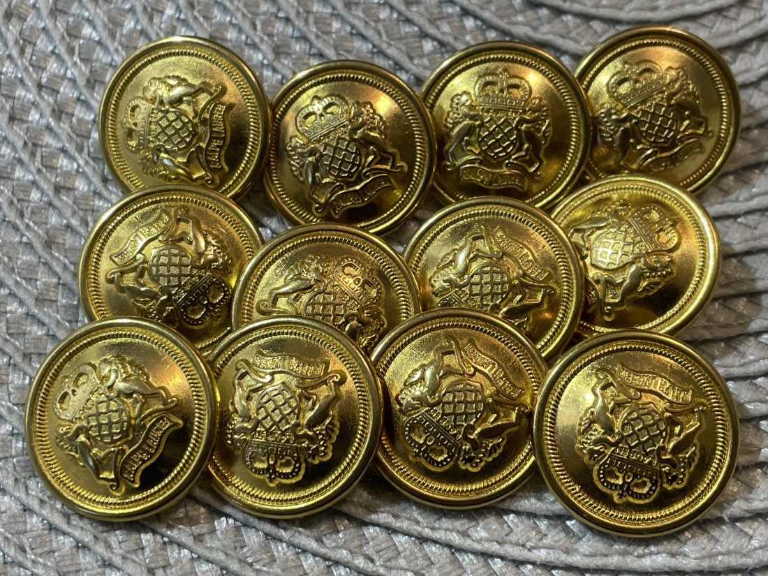 Lot of 12 Ralph Lauren Gold-toned Metal Buttons 7/8" Diameter in VG Never Used Condition.: Lot of 12 Ralph Lauren Gold-toned Metal Buttons 7/8" Diameter in VG Never Used Condition. $5 Domestic Inhouse Shipping.