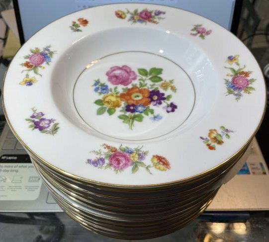 Vintage Noritake Japan Dresala Rimmed Soup Bowls 3033, Set Of 12 in VG Preowned Condition.: Vintage Noritake Japan Dresala Rimmed Soup Bowls 3033, Set Of 12 in VG Preowned Condition. $20 Domestic Inhouse Shipping.