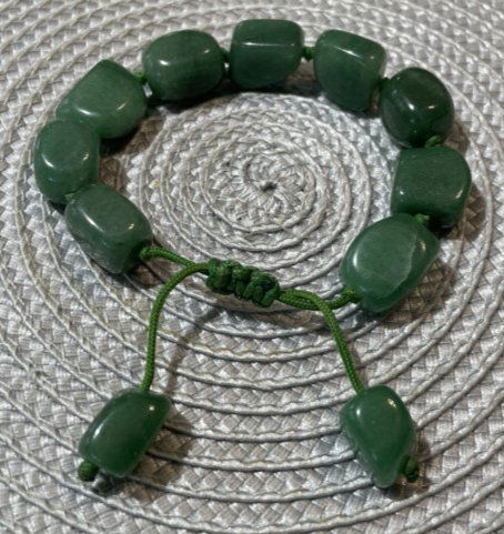Vintage Asian Jade/Jadeite Adjustable Chunky Fashion Bead Bracelet Preowned from an Estate: Vintage Asian Jade/Jadeite Adjustable Knotted Chunky Fashion Bead Bracelet Preowned from an Estate. VG Condition as Pictured. $5 DOMESTIC INHOUSE SHIPPING.