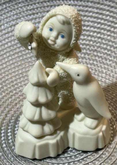Department 56 Figure SNOWBABIES Make it Shine Putting Star on Christmas Tree Figurine: Department 56 Figure SNOWBABIES Make it Shine Putting Star on Christmas Tree Figurine in Good Condition. $7 Domestic Inhouse Shipping. (On Multiple Lots Won, The Shipping Fee will be Combined or Adjus