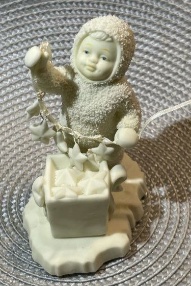 Snowbabies "Box of Stars" Dept 56 Christmas Decoration Snow Baby Figurine in Good Preowned Condition (1 of 4)