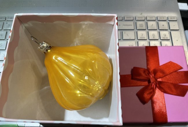 Vintage Hand-Blown Polish Glass Christmas Tree Ornament in Good Preowned Condition as Pictured.: Vintage Hand-Blown Polish Glass Christmas Tree Ornament in Good Preowned Condition as Pictured. $5 Domestic Inhouse Shipping.