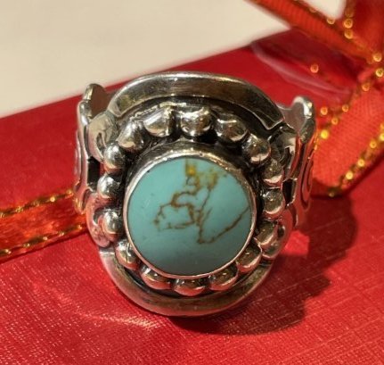 Vintage Native Mexican Hand Made Sterling Silver Turquoise Ring Size-8 Heavy Gauge Mounting.: Vintage Native Mexican Hand Made Sterling Silver Turquoise Ring Size-8 Heavy Gauge Mounting. $5 Domestic Inhouse Shipping.