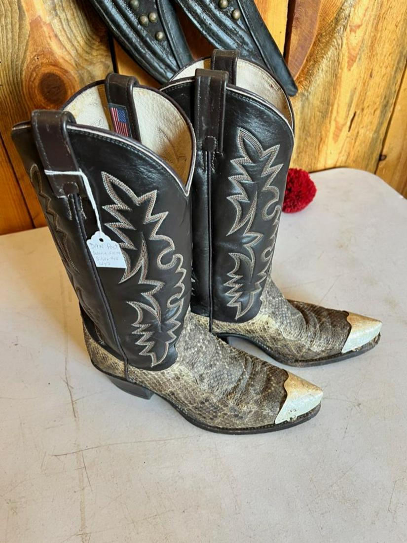 Pair of Dan Post Snake Skin boots with silver boot caps, size 8D (1 of 5)