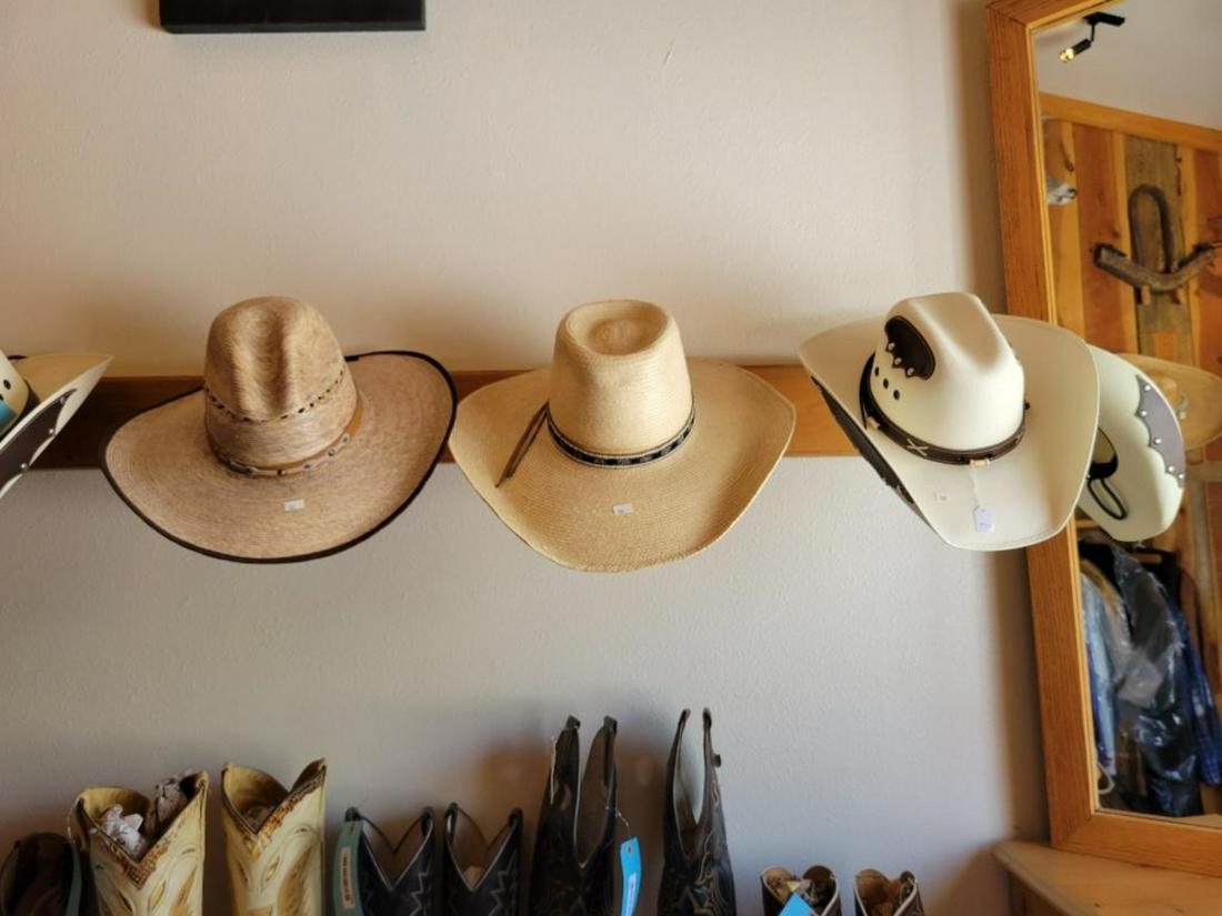 3 Cowboy hats, like new, 1 medium, other 2 are unmarked: .