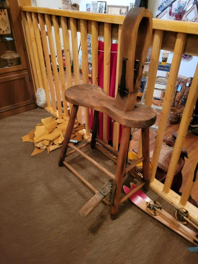 Primitive Leather/ Saddle Worker vise with bench (1 of 4)
