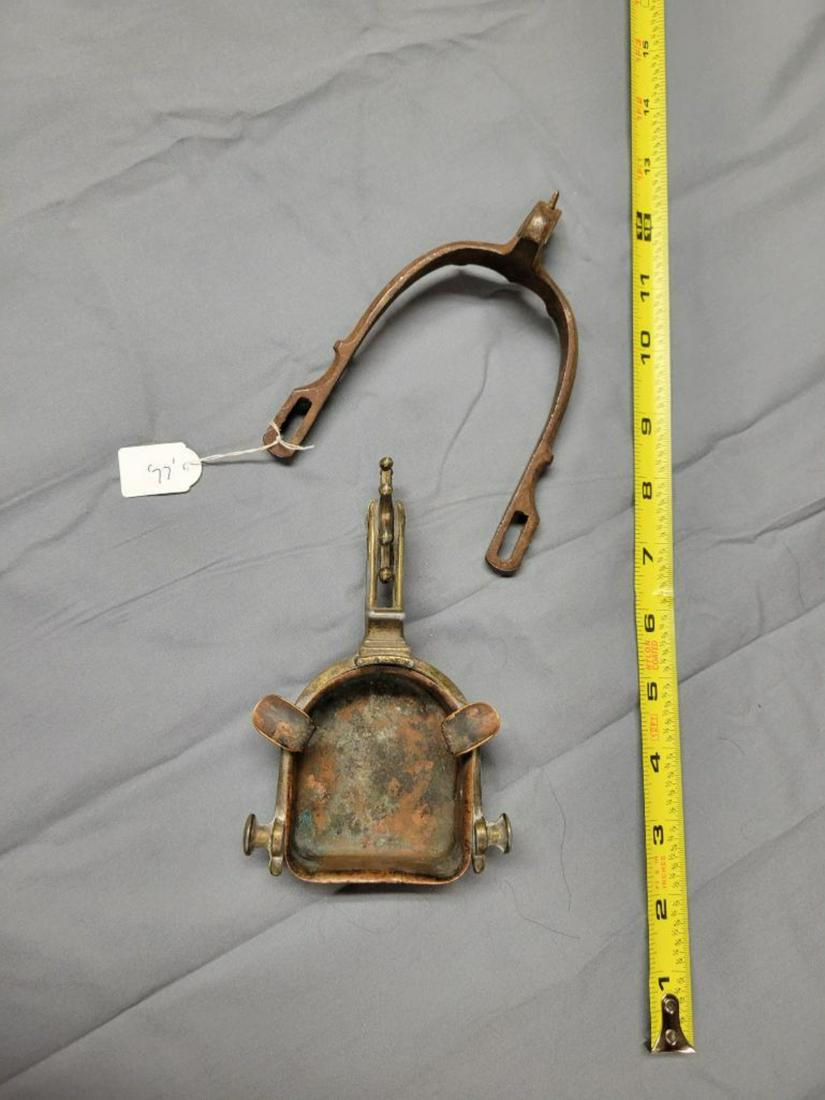 Vintage primitive spur and spur ashtray (1 of 6)